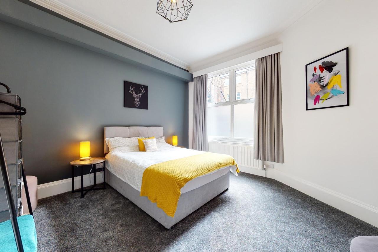 No10 Seaside Apartment - Ground Floor Apartment สการ์โบโรห์ ภายนอก รูปภาพ