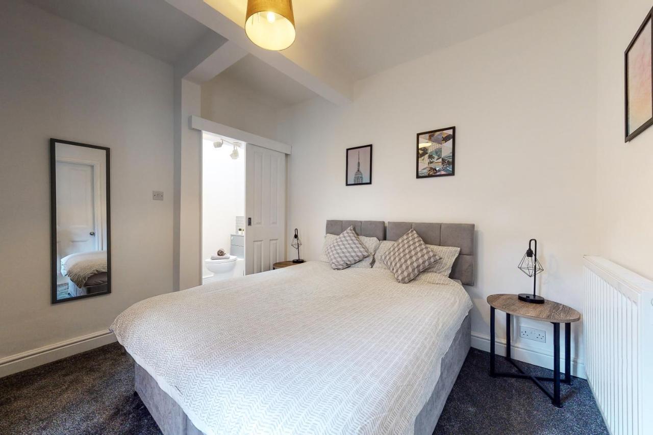 No10 Seaside Apartment - Ground Floor Apartment สการ์โบโรห์ ภายนอก รูปภาพ