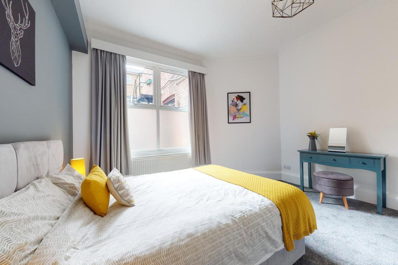 No10 Seaside Apartment - Ground Floor Apartment สการ์โบโรห์ ภายนอก รูปภาพ